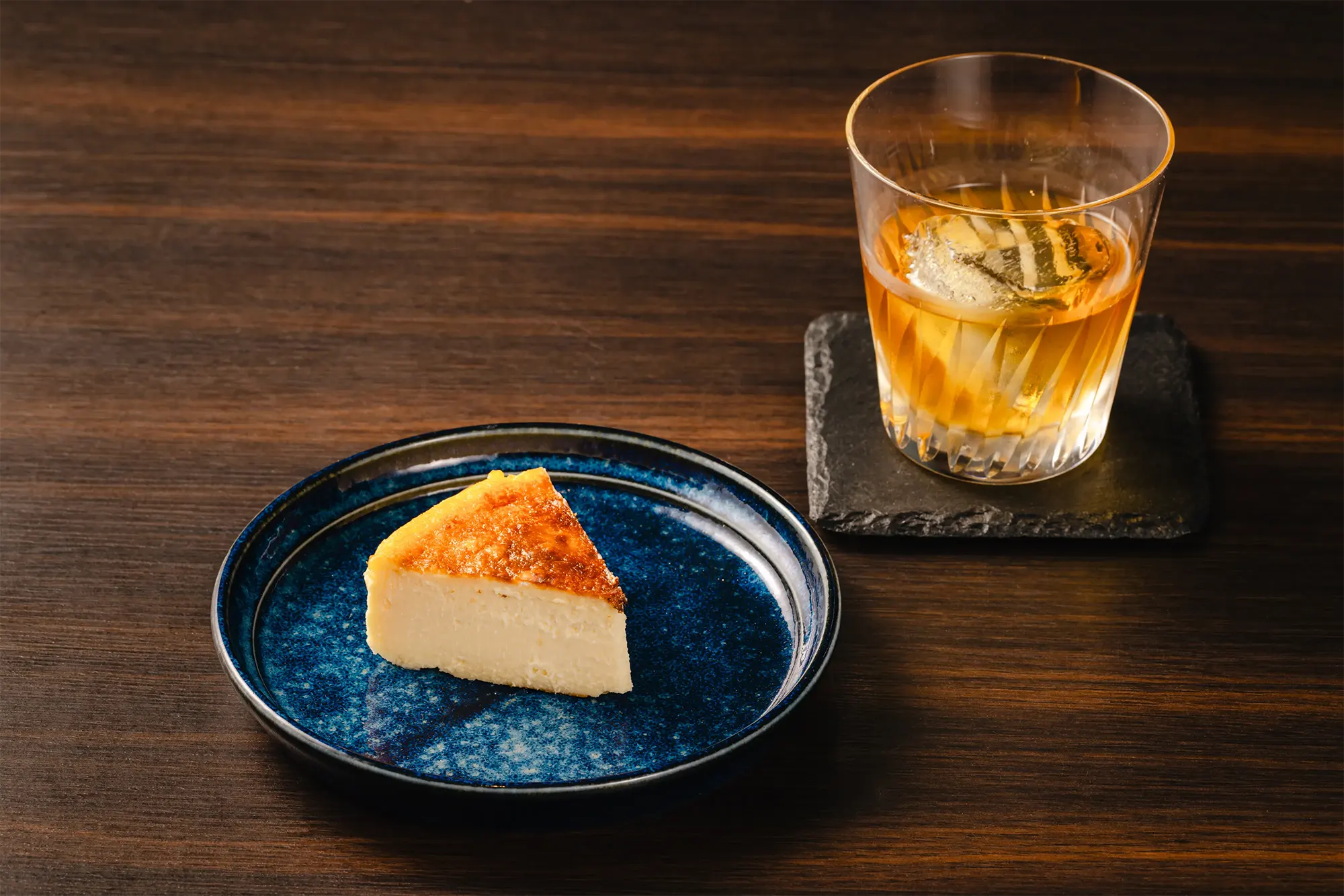 BAR 佐々木純商店のウイスキーとチーズケーキのセット
